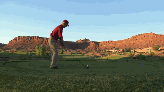 這是顆能當(dāng)教練的高爾夫球 “麒麟臂”都打不丟