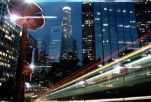 Totem太陽(yáng)能路燈 可提供WiFi為電動(dòng)汽車(chē)充電