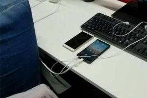 最便宜的驍龍821手機(jī)?聯(lián)想ZUK Edge黑白真機(jī)曝光