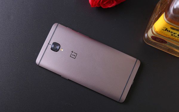 全新的槍灰色 全新的槍灰色