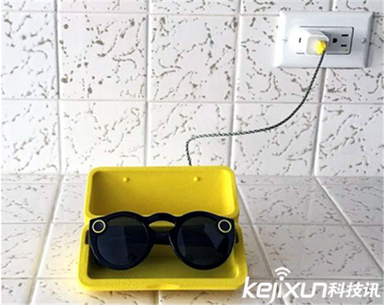 Spectacles可拍照眼鏡 瞬間席卷美國網絡