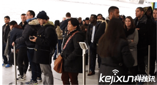 Spectacles可拍照眼鏡 瞬間席卷美國網絡