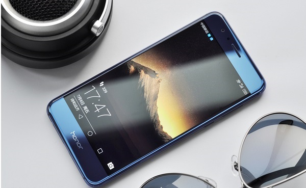 華為概念機(jī)或?yàn)闃s耀四曲面屏新機(jī) 12月16日發(fā)布