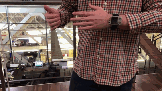 Apple Watch也有保護(hù)殼了 看著硬朗還有指南針