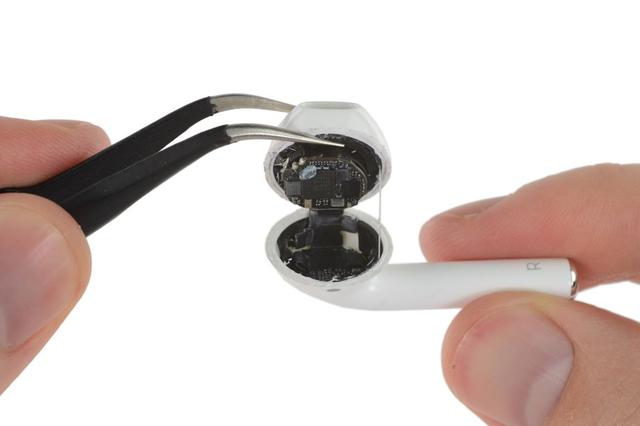 AirPods無線耳機拆解 拆開就相當(dāng)于扔了