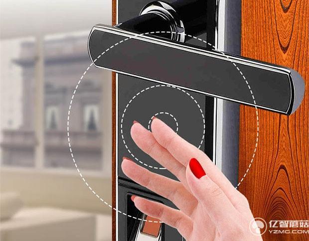 當(dāng)你貼上NFC指甲蓋 外出購物時(shí)刷刷手指就OK了