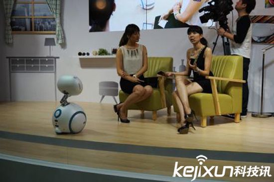 華碩家庭機器人Zenbo開年發售 售價4300元起