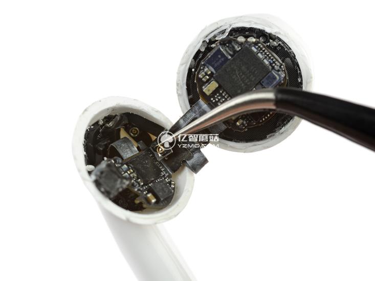 AirPods做工怎么樣 AirPods無(wú)線耳機(jī)拆機(jī)圖解評(píng)測(cè)