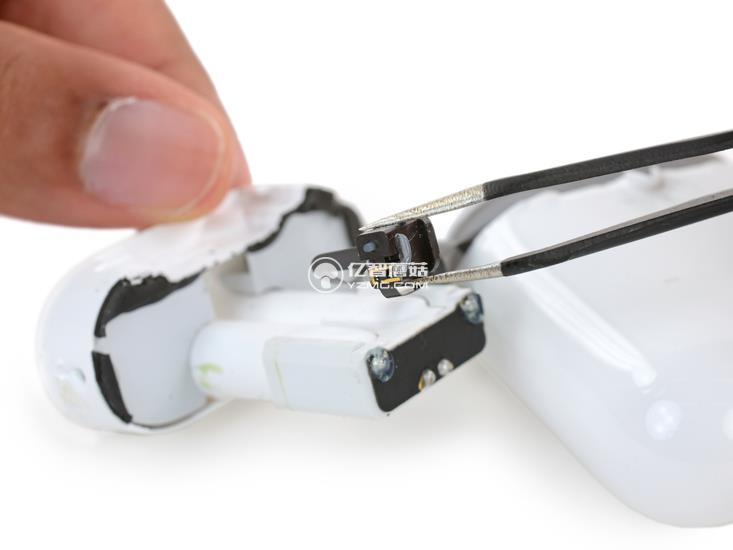 AirPods做工怎么樣 AirPods無(wú)線耳機(jī)拆機(jī)圖解評(píng)測(cè)