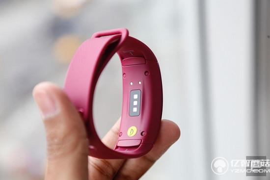 三星Gear fit2智能手環實物解禁+官方視頻 三星Gear fit2智能手環實物解禁+官方視頻