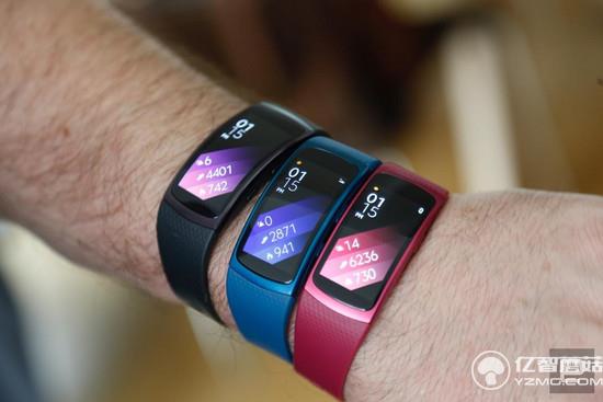 三星Gear fit2智能手環實物解禁+官方視頻 三星Gear fit2智能手環實物解禁+官方視頻