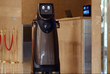 松下HOSPI(R)機(jī)器人投入使用 充當(dāng)機(jī)場和酒店服務(wù)人員