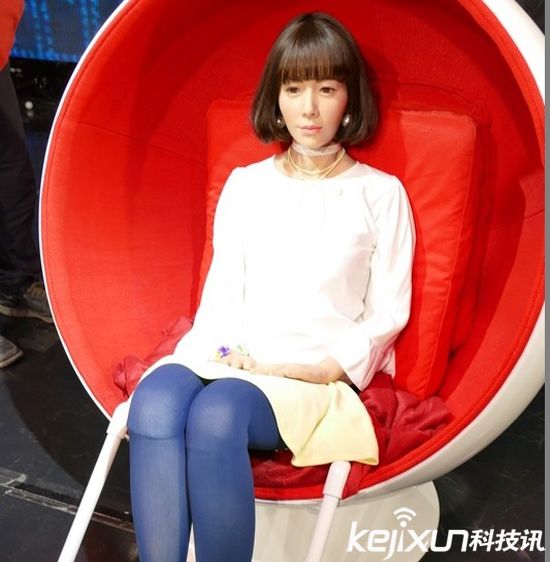 日本Android“U”美女機器人 自主學習顏值頗高