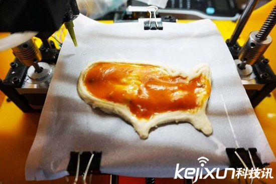 人工智能機(jī)器人3D打印披薩 僅需6分鐘