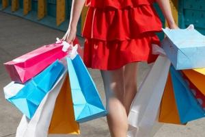 境外消費超萬億!如何把國人的錢留在國內(nèi)?