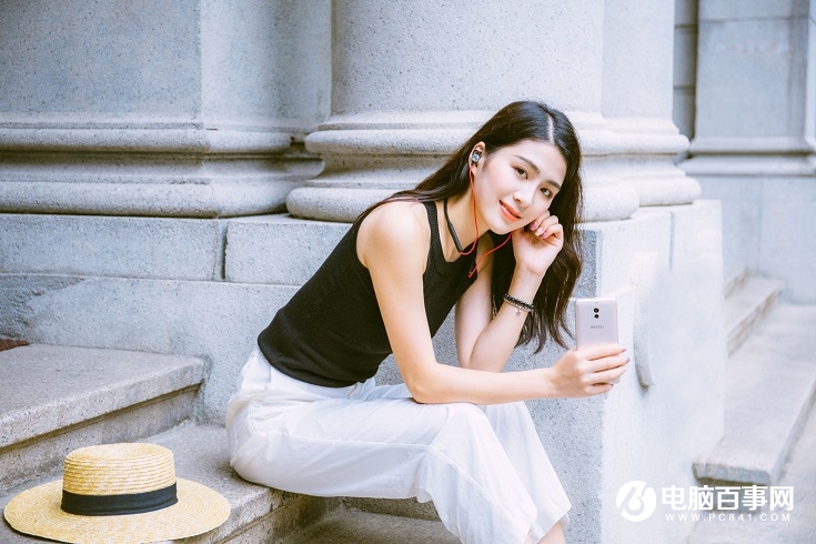 魅藍EP52耳機如何?魅藍EP52美女體驗圖賞