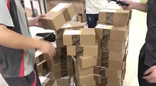 蘋果在中國栽了 順豐倉庫全是被拒收的iPhone8