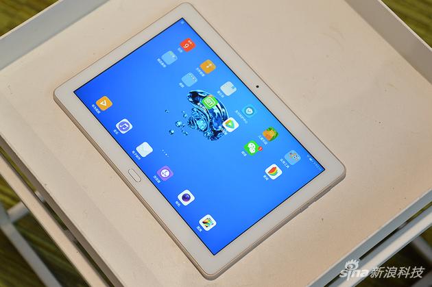 榮耀Waterplay平板正面