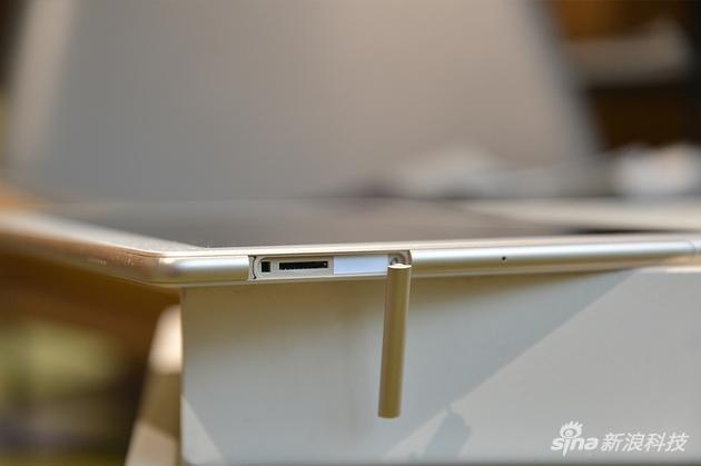 榮耀Waterplay平板側面卡槽