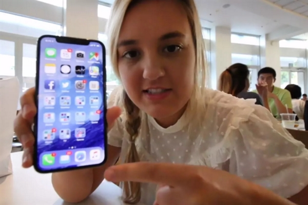 坑爹!熊孩子泄密iPhone X機密 父親被蘋果開除