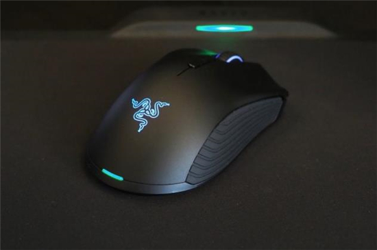 雷蛇在CES 2018展示無線充電鼠標 靠鼠標墊提供電力