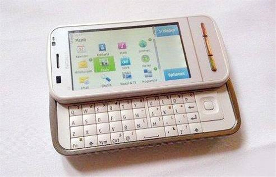 摩托羅拉CES上推出側滑鍵盤模塊