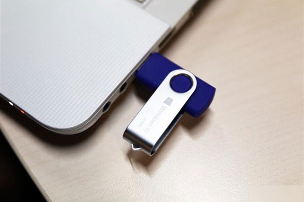 U盤安裝正版Win10系統(tǒng)教程 手把手教你裝系統(tǒng)