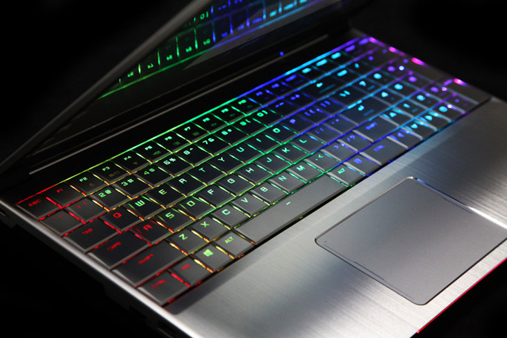 炫酷外觀兼備性能 機械師F117-B游戲本圖賞