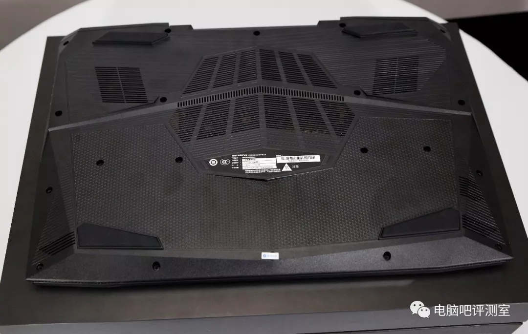 八代U搭配新模具 機械革命X8Ti游戲本評測