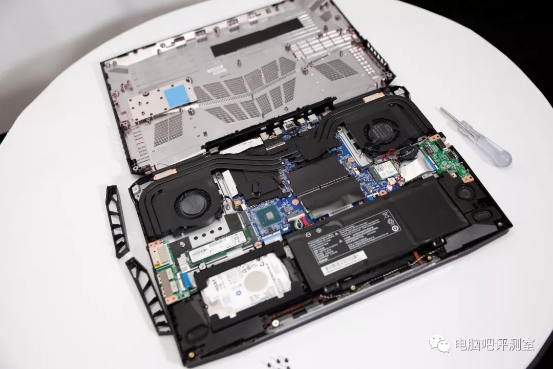 八代U搭配新模具 機械革命X8Ti游戲本評測