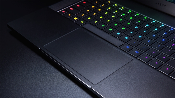 16999元起!雷蛇2018款靈刃游戲本發布:最小巧15寸