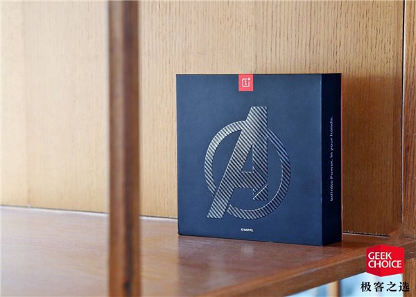 一加6復聯版開箱圖賞:隨處可見的復聯元素