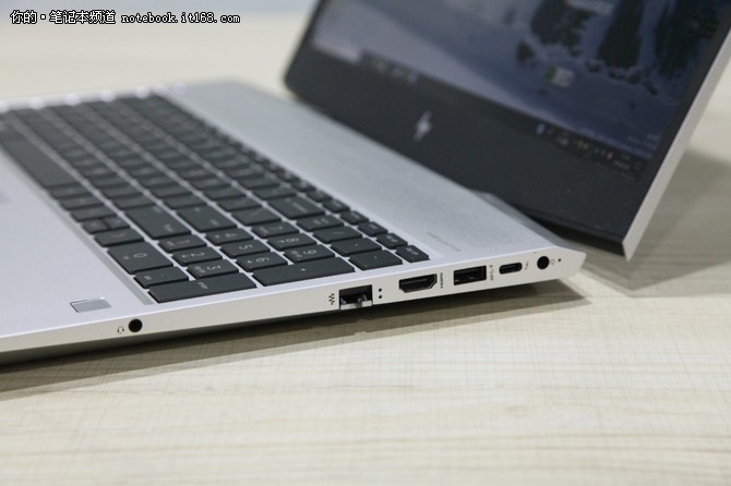 八代酷睿+專業(yè)顯卡 惠普戰(zhàn)99商務本評測