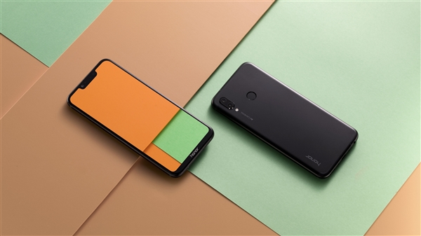 榮耀Play正式開售:4GB+64GB版本 售價(jià)1999元起