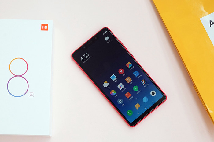 小米8 SE亮紅色開箱圖賞 小米8 SE紅色好看嗎?