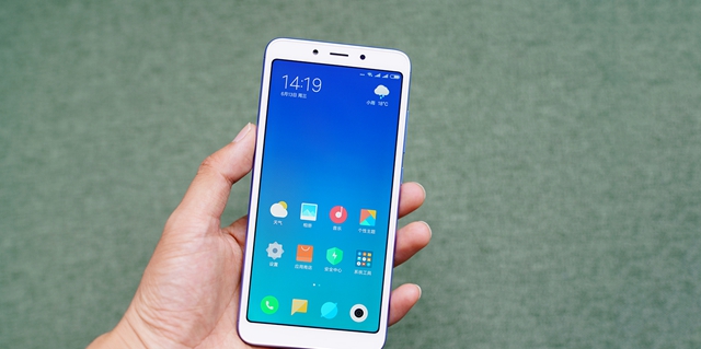 小巧全面屏手機 紅米6圖賞