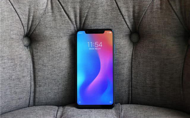 小米8遭網(wǎng)友猛烈吐槽 為什么還賣得那么好？