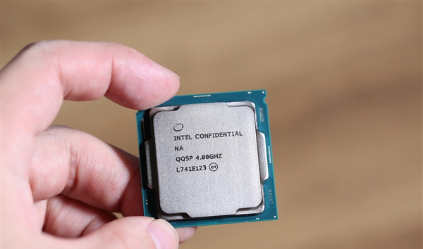 限量版i7-8086K開箱圖賞 全球限量50000顆!