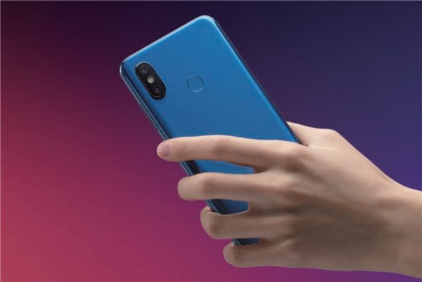 小米8透明探索版上手體驗：最酷的小米手機(jī)