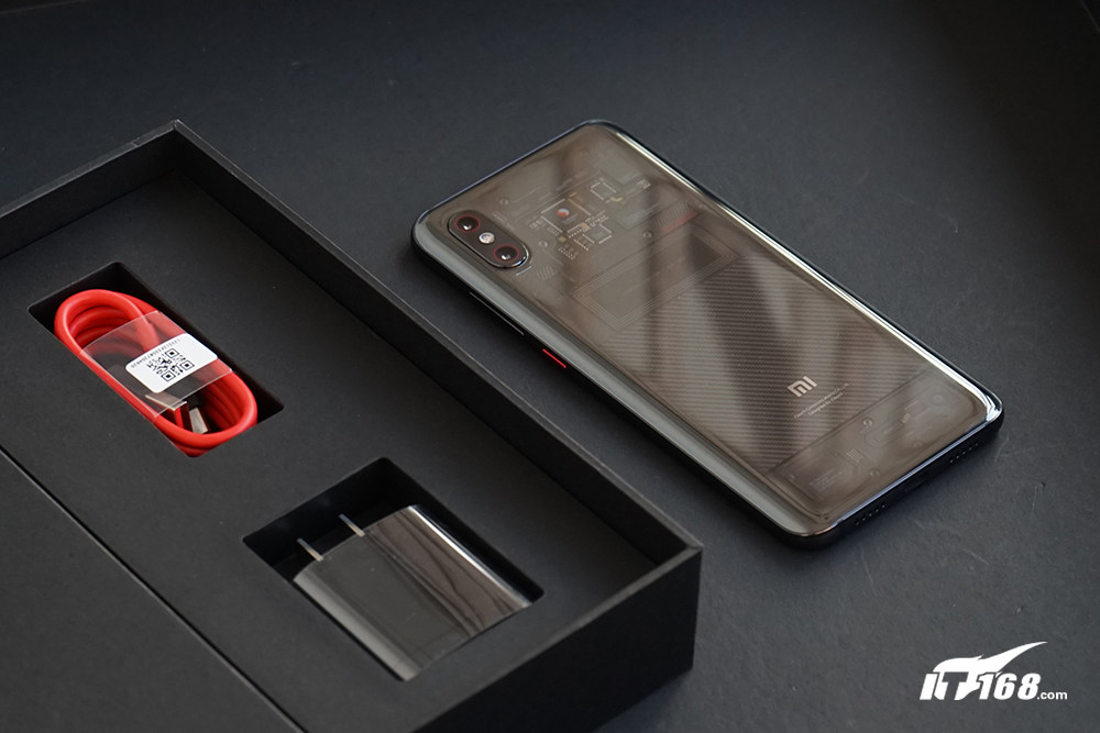 值得2個月等待 小米8透明探索版開箱圖賞(4/18)