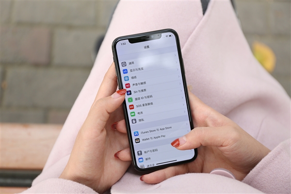 iPhoneX/8/8 Plus出現(xiàn)假死/黑屏等不予退換:屬系統(tǒng)Bug