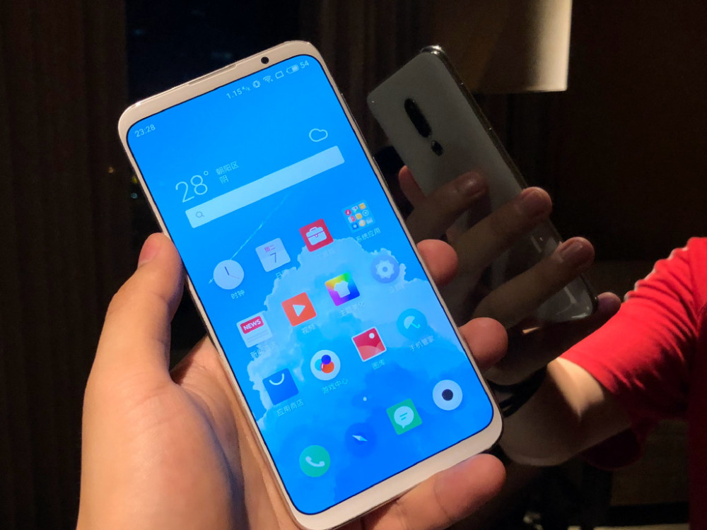 死磕魅族16!小米8悄悄開啟了“降價”活動 免費送小米手環(huán)2