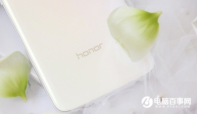 榮耀10GT鈴蘭白圖賞 外觀簡潔大方