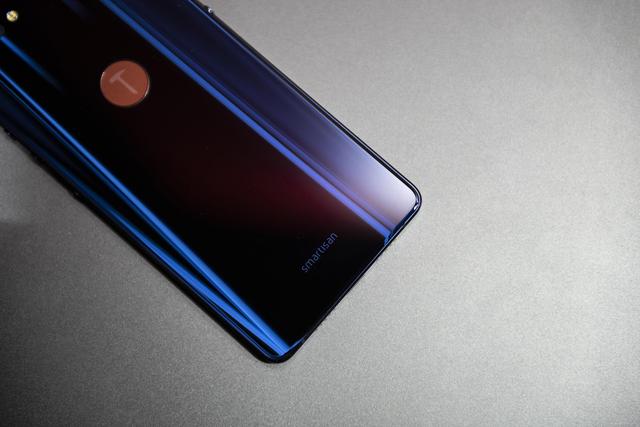 堅果Pro2S真機圖賞 機身更加纖薄炫酷