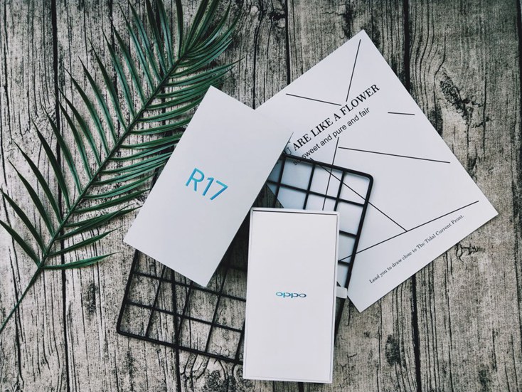 OPPO R17流光藍(lán)開箱圖賞 水滴全面屏,幻色漸變非常吸睛