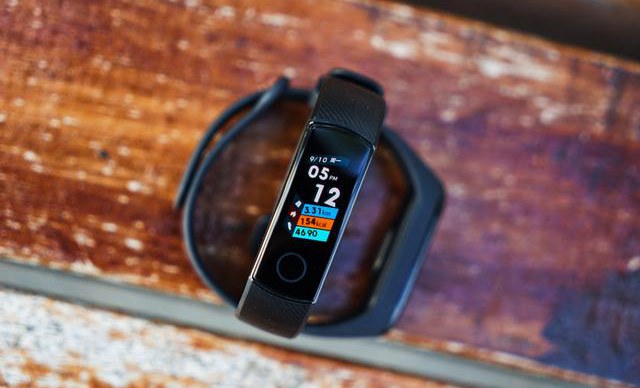 榮耀手環(huán)4和小米手環(huán)3哪個好?小米手環(huán)3和榮耀手環(huán)4對比