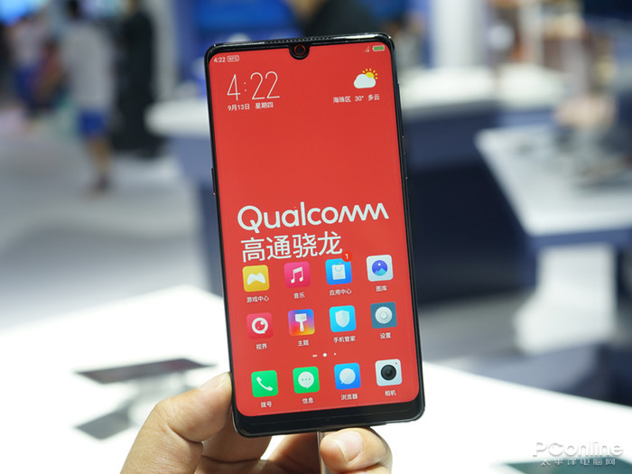 努比亞Z18亮相天翼展:無邊水滴屏+驍龍845 后置雙攝