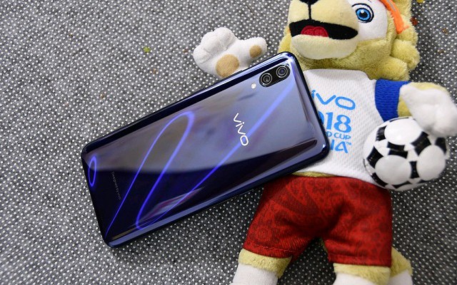 vivo X23幻夜藍圖賞 炫光漸變色真好看