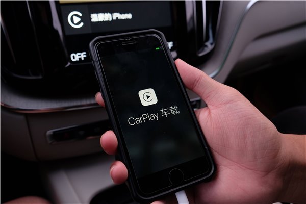 蘋果CarPlay支持第三方導航，我們體驗了百度地圖