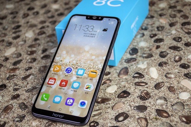 榮耀新品暢玩8C發(fā)布:高顏值+超長(zhǎng)續(xù)航,新千元中的高杰作